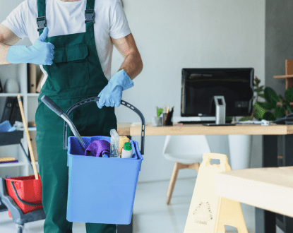 <p style="font-family: 'Poppins', sans-serif; font-weight: 700; font-size:24px;">OFFICE CLEANING</p>